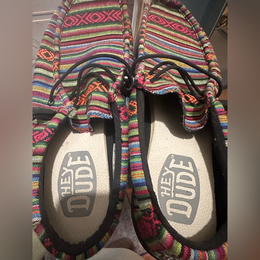 Hey dude serape size 15